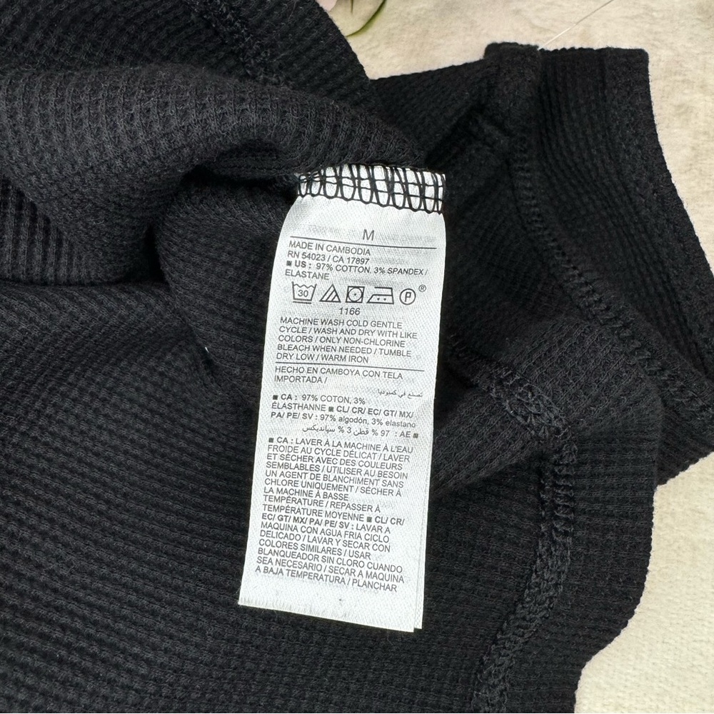 NWT Black Old Navy Waffle Knit Crop Top - Picture 9 of 10